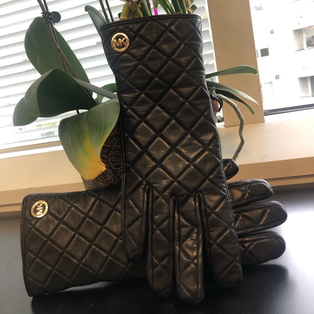 Michael Kors Leather gloves
